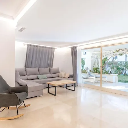 Vip Dominion Apartment Estepona