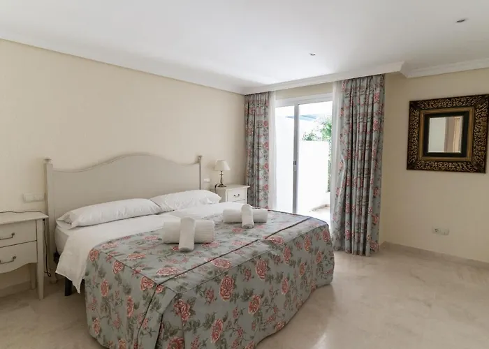 Vip Dominion Apartment Estepona